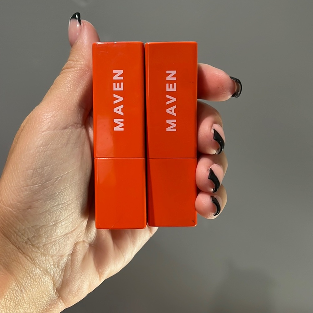 Two Maven Beauty lipsticks Thrills and Buena